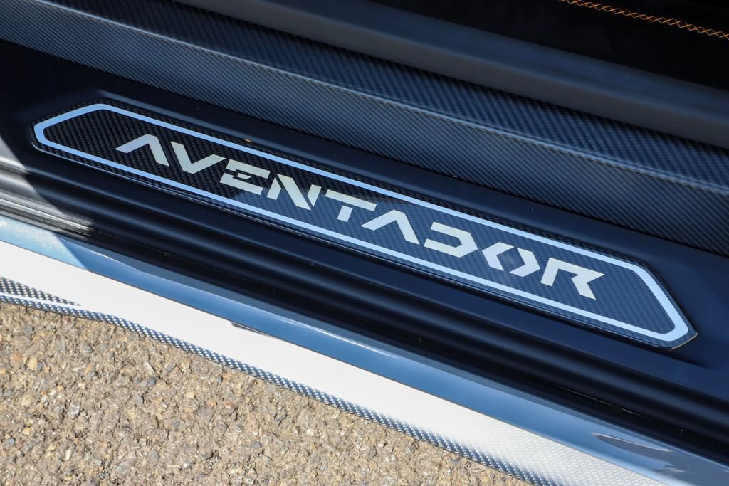 Used 2019 Lamborghini Aventador SVJ AWD/4WD image 37