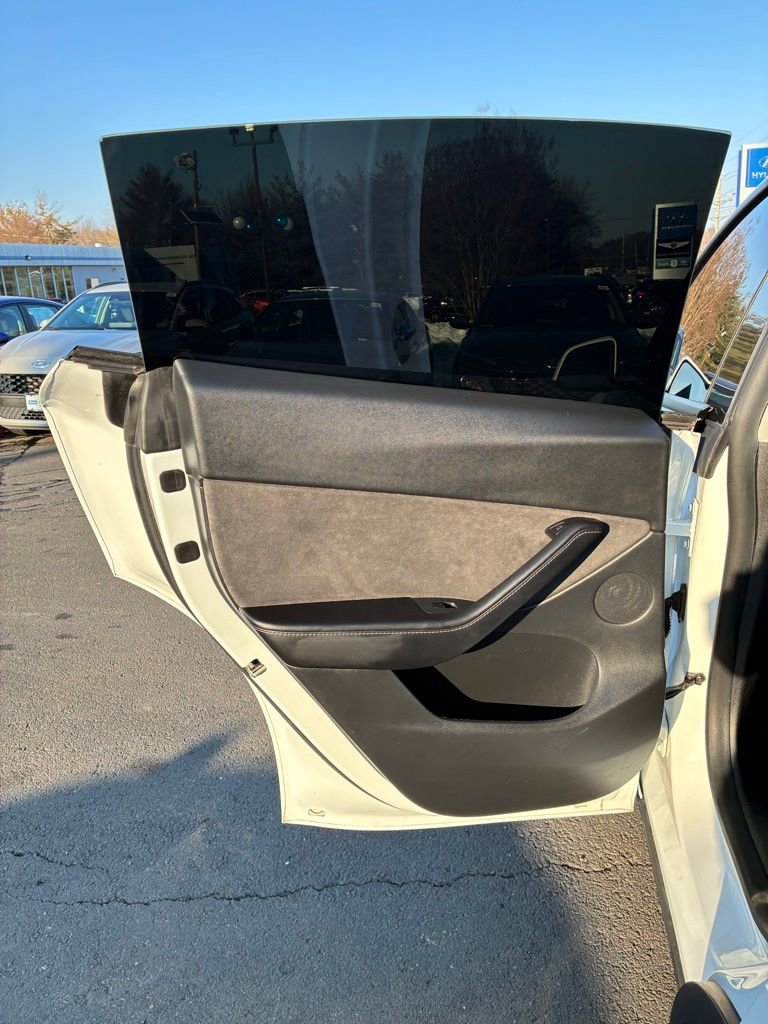 Used 2021 Tesla Model Y Long Range image 44