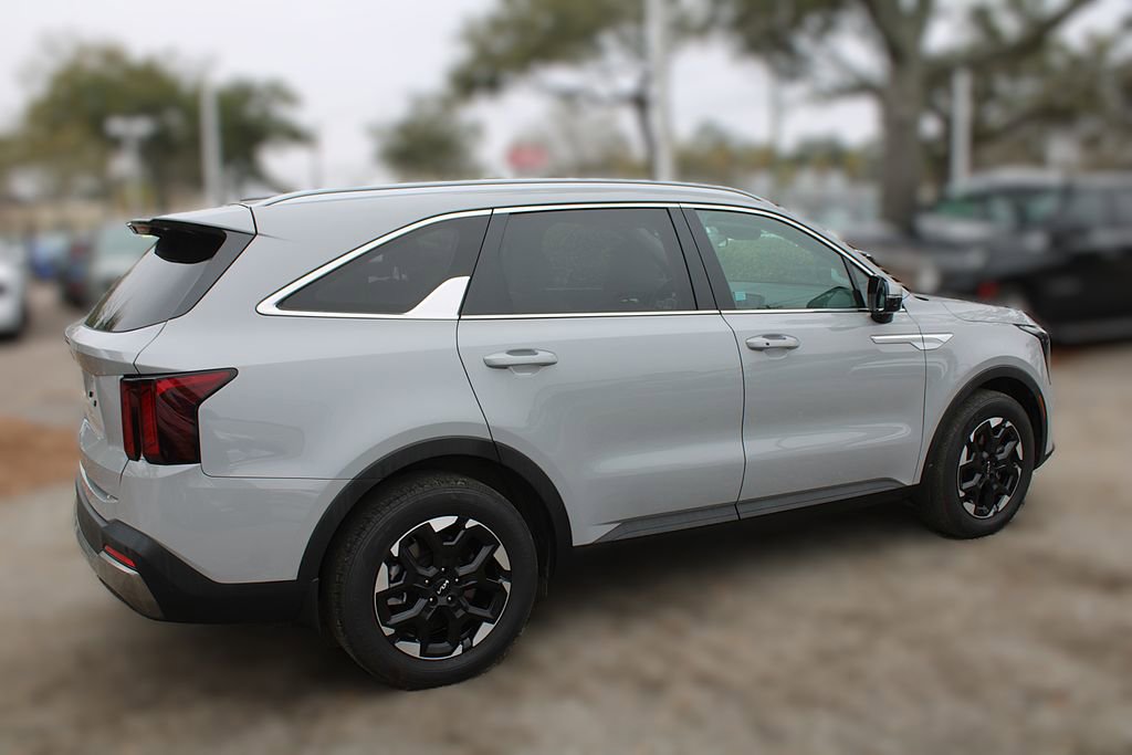 Certified 2025 Kia Sorento S w/ Panoramic Sunroof Package image 6