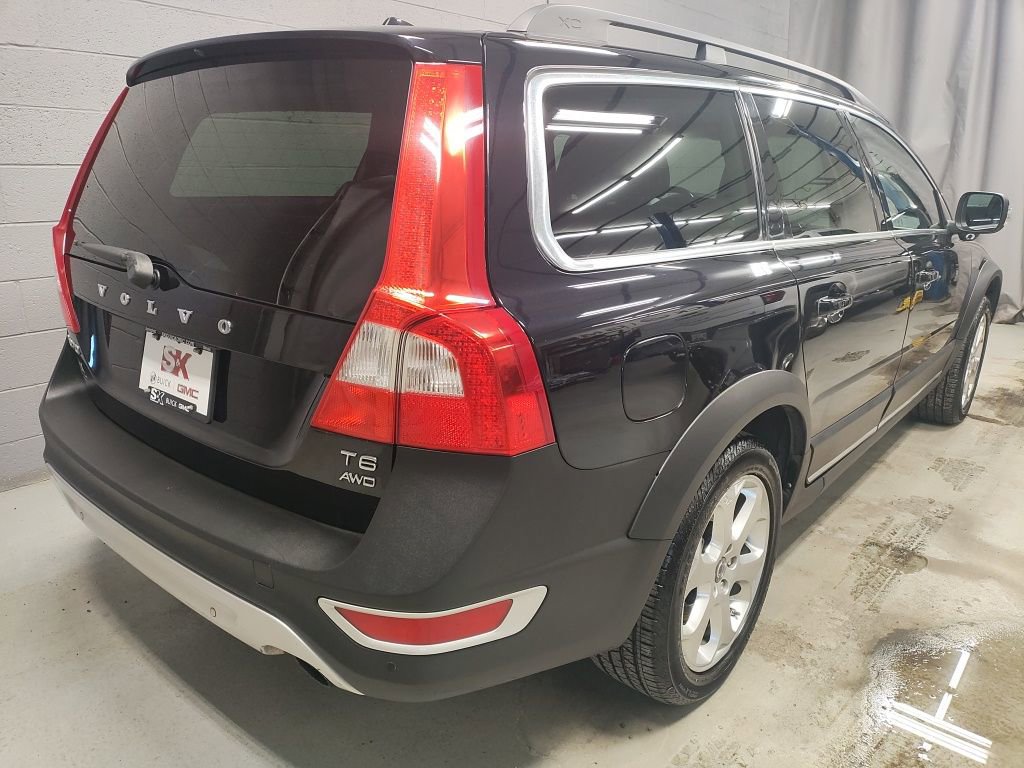 Used 2011 Volvo XC70 T6 image 2