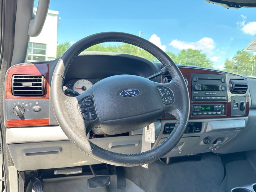 Used 2007 Ford F350 Lariat AWD/4WD image 11