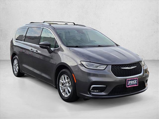Used 2021 Chrysler Pacifica Touring-L image 3