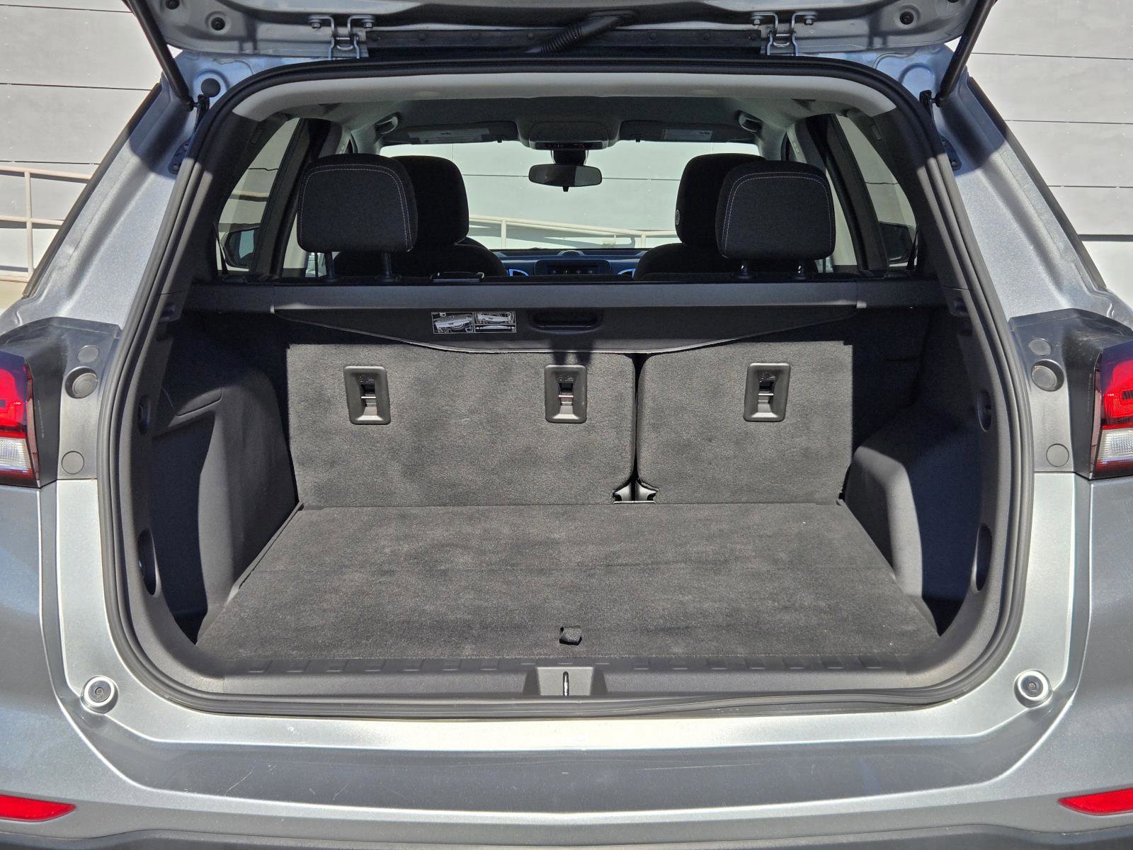 Used 2023 Chevrolet Equinox LS w/ LS Convenience Package image 27