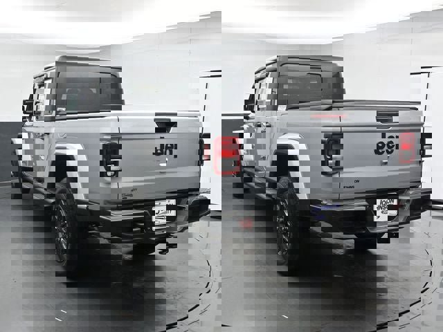 Used 2024 Jeep Gladiator Sport image 8