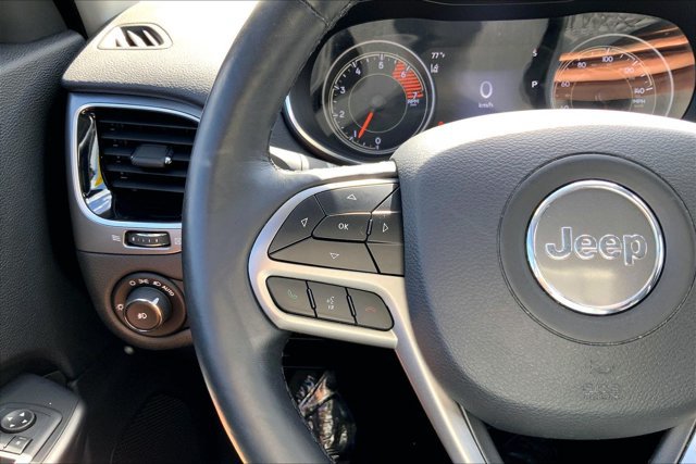 Used 2019 Jeep Cherokee Limited w/ Luxury Group AWD/4WD image 17