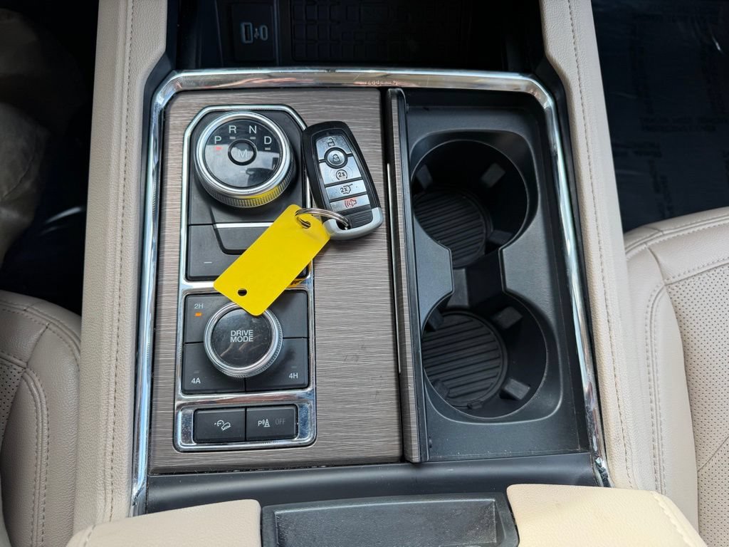 Used 2024 Ford Expedition Limited AWD/4WD image 16