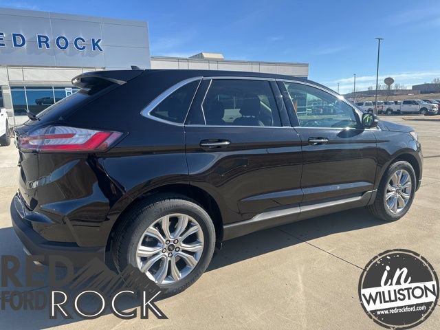Used 2024 Ford Edge Titanium AWD/4WD image 3