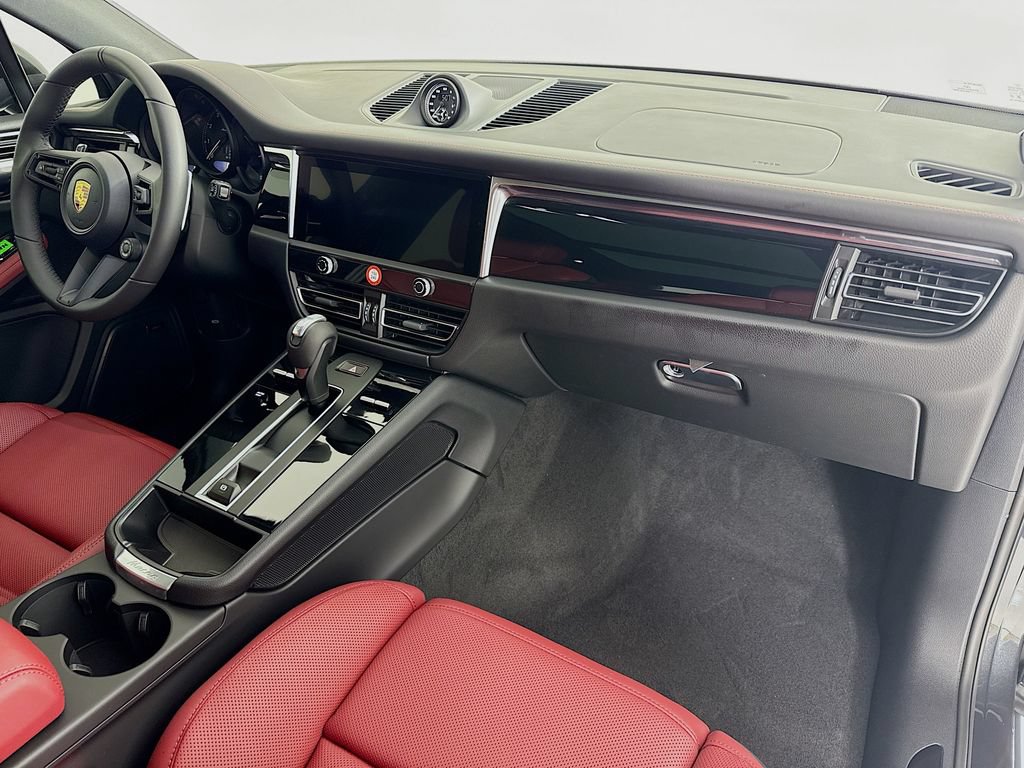 New 2026 Porsche Macan AWD/4WD image 31