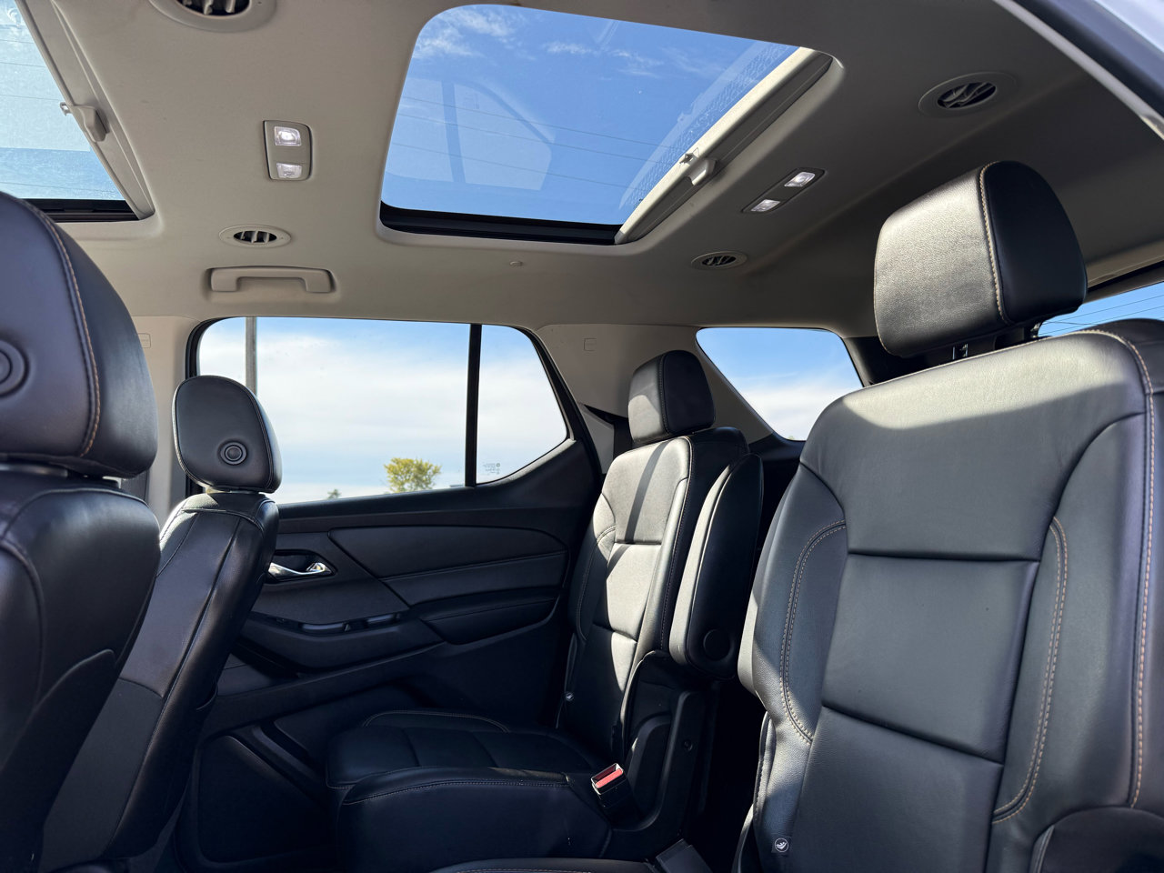Used 2019 Chevrolet Traverse RS image 22