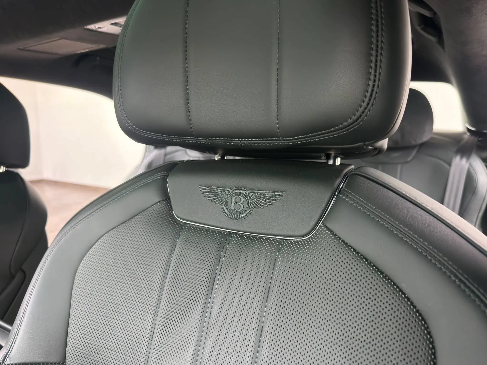 Used 2022 Bentley Flying Spur V8 AWD/4WD image 45