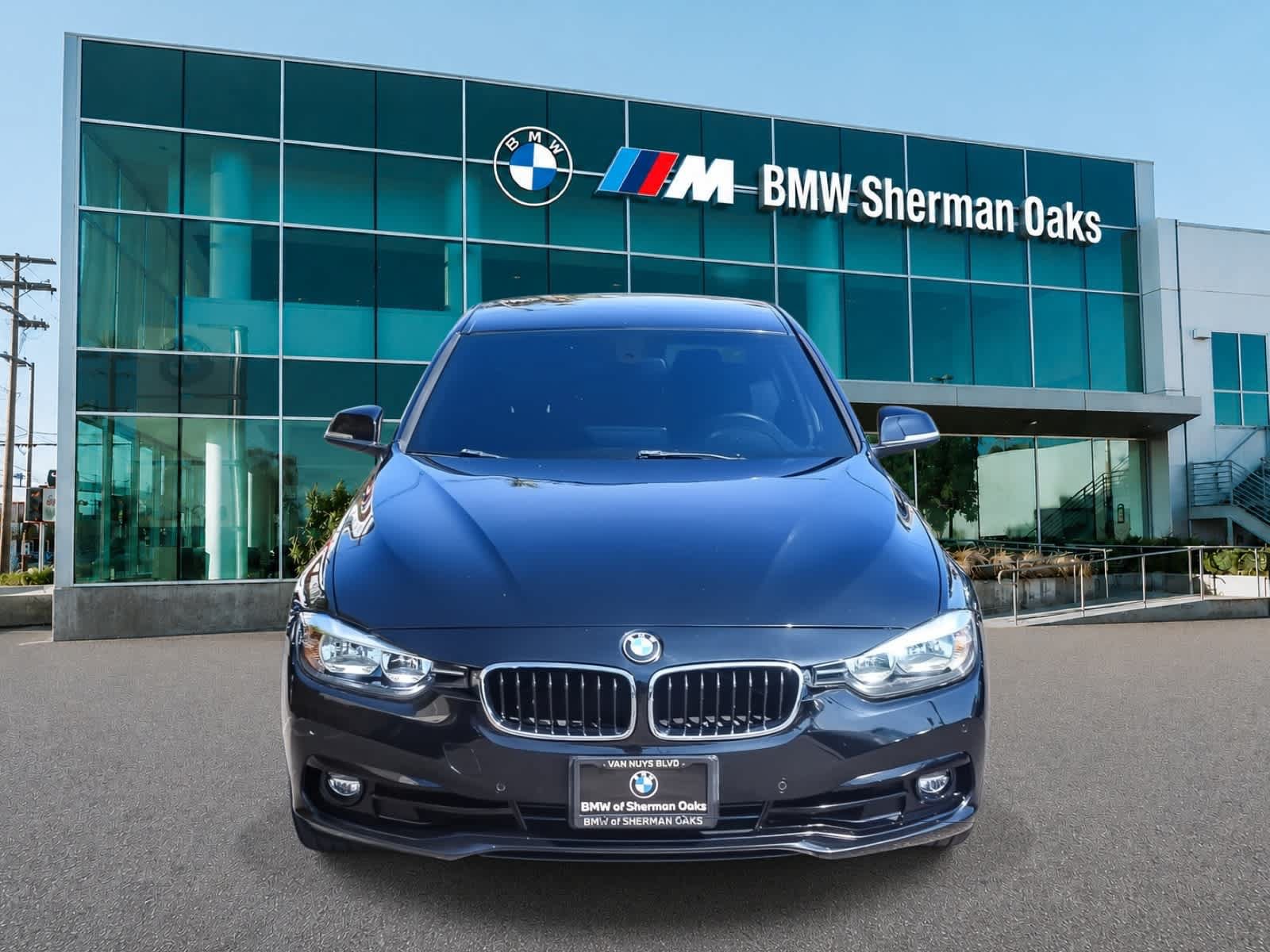 Used 2017 BMW 330i Sedan RWD image 2