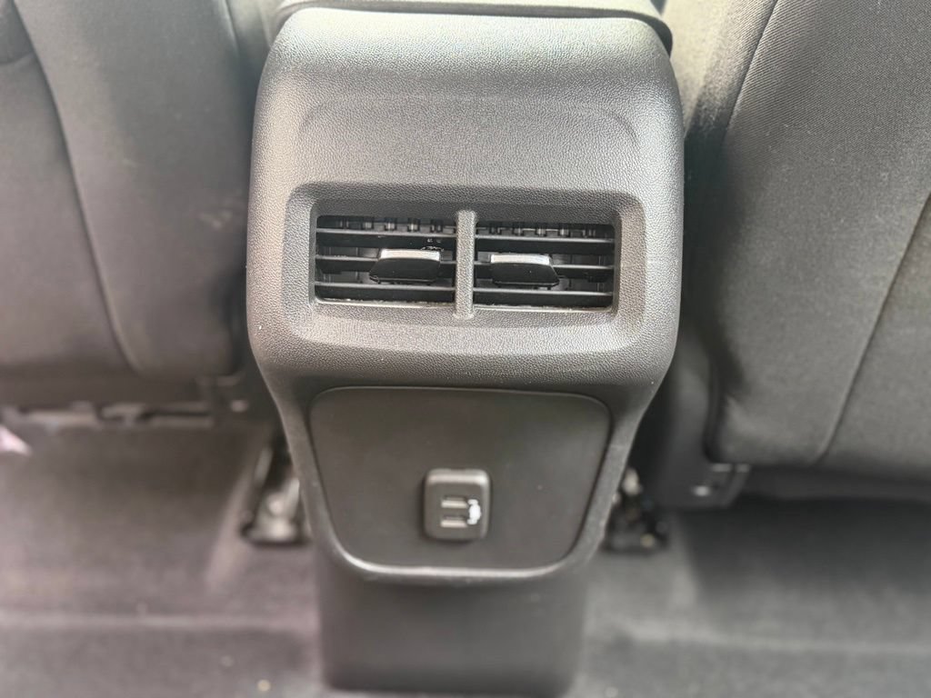 Used 2020 Chevrolet Equinox LS FWD image 20