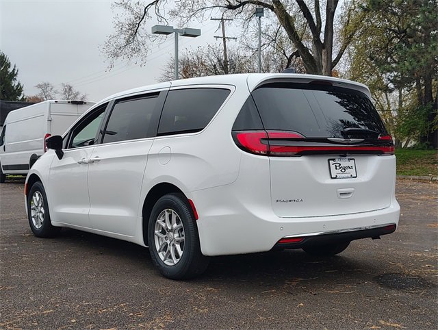 New 2026 Chrysler Pacifica Select image 8