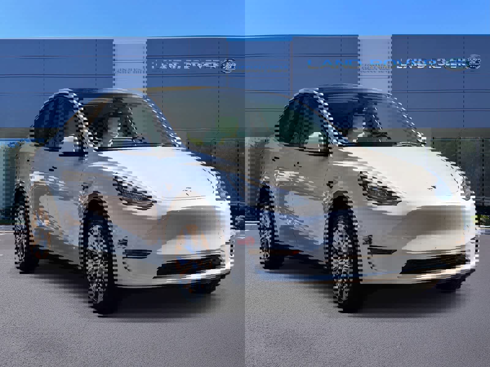 Used 2023 Tesla Model Y Long Range image 3