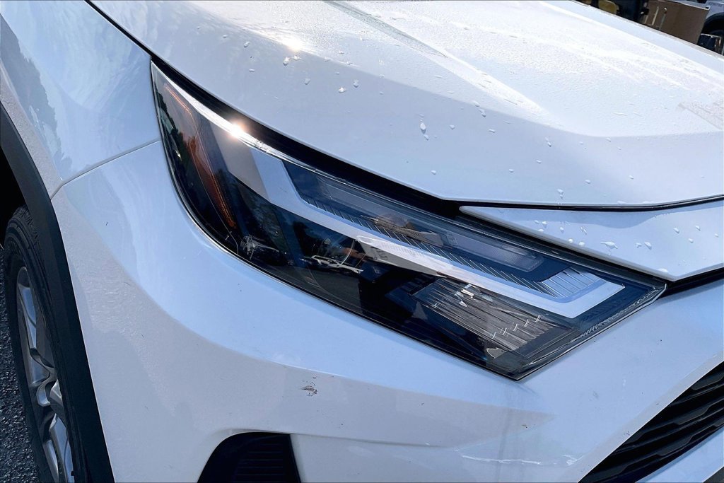 Used 2024 Toyota RAV4 XLE FWD image 29