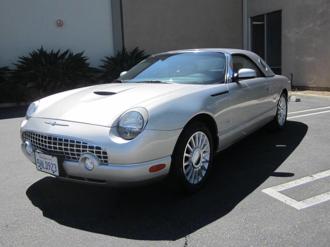Used 2004 Ford Thunderbird Deluxe RWD image 6