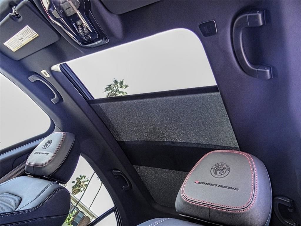 New 2024 Alfa Romeo Stelvio Ti image 18