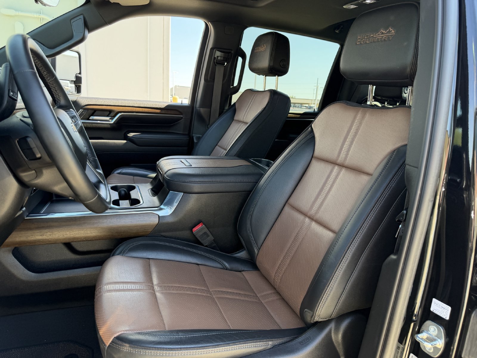 Used 2024 Chevrolet Silverado 2500 High Country w/ High Country Premium Package AWD/4WD image 28