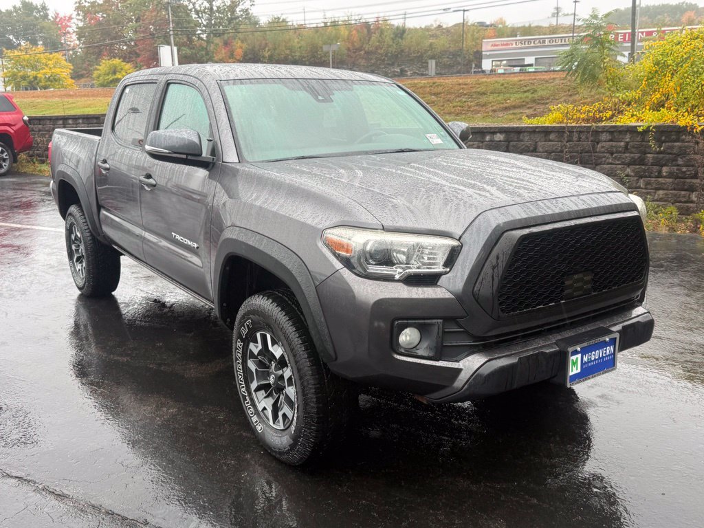 Used 2019 Toyota Tacoma TRD Off-Road AWD/4WD image 11