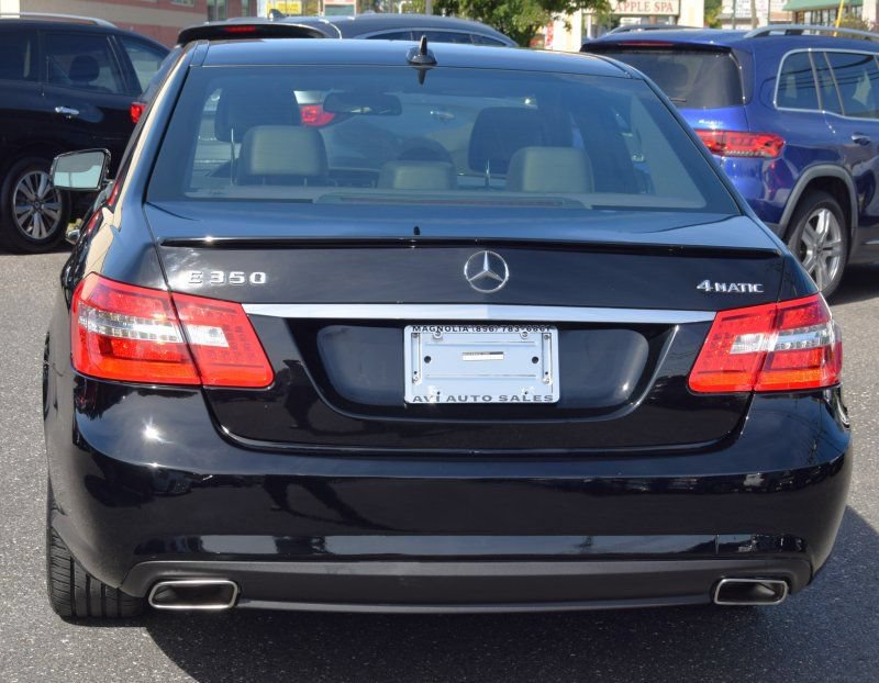 Used 2013 Mercedes-Benz E 350 4MATIC Sedan image 10