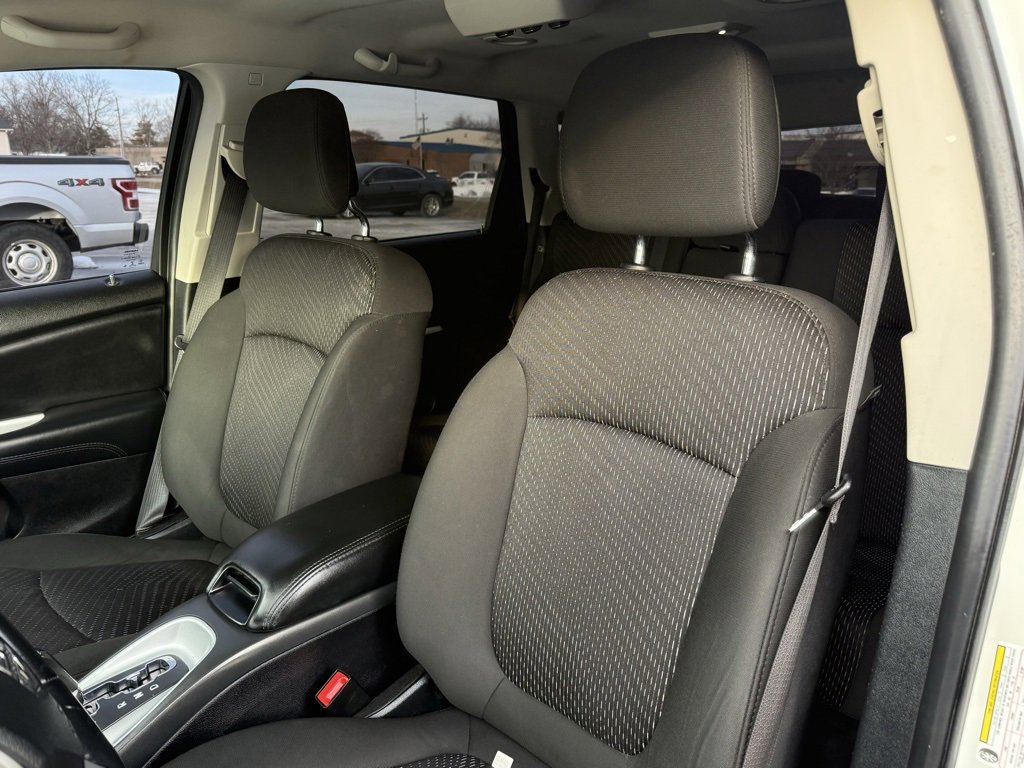 Used 2019 Dodge Journey SE image 13