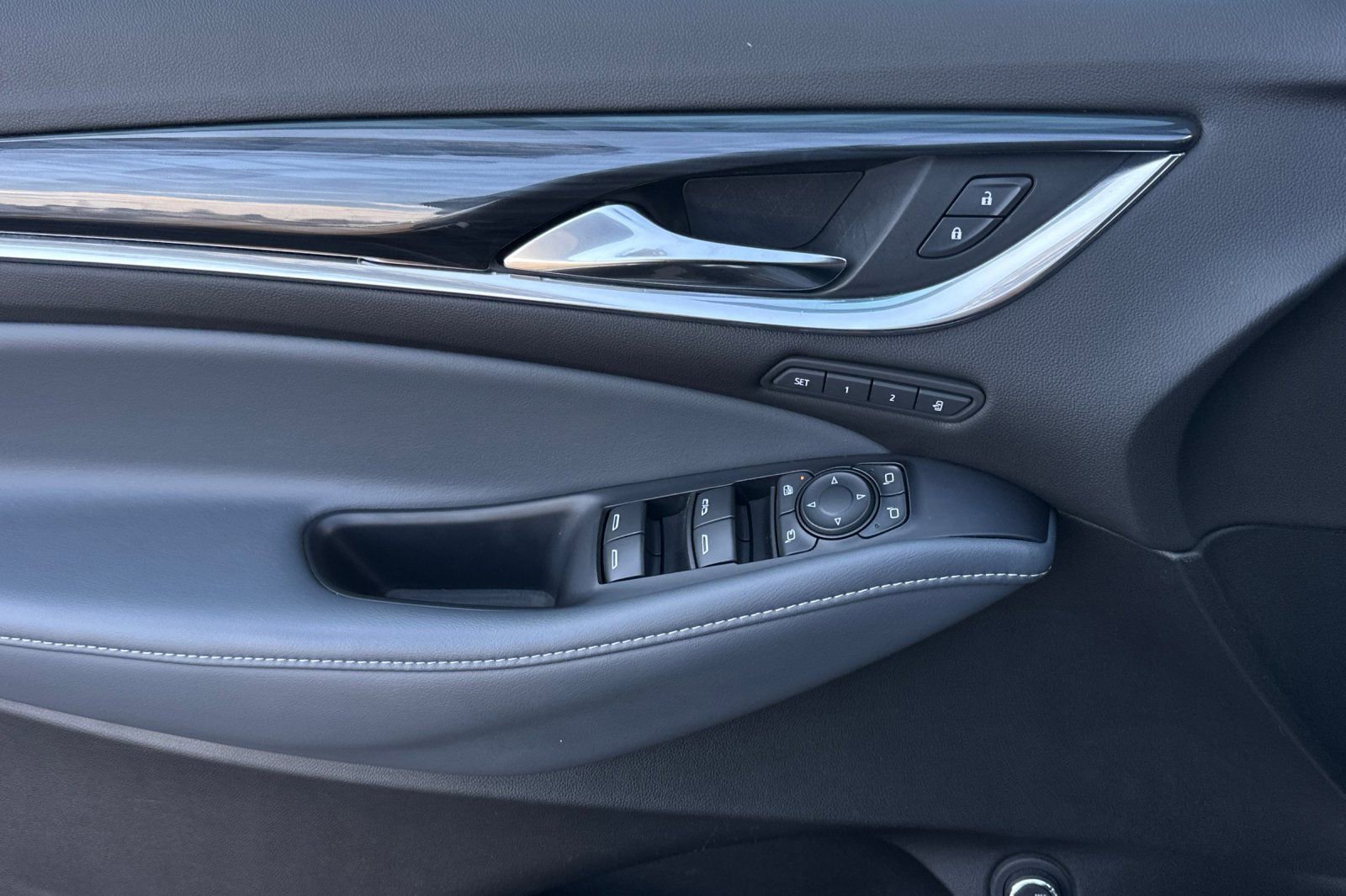 Used 2022 Buick Enclave Premium image 11