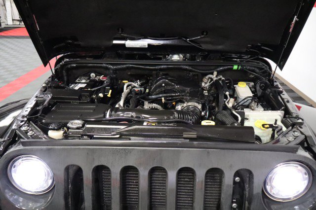 Used 2017 Jeep Wrangler Unlimited Sahara w/ Connectivity Group AWD/4WD image 67