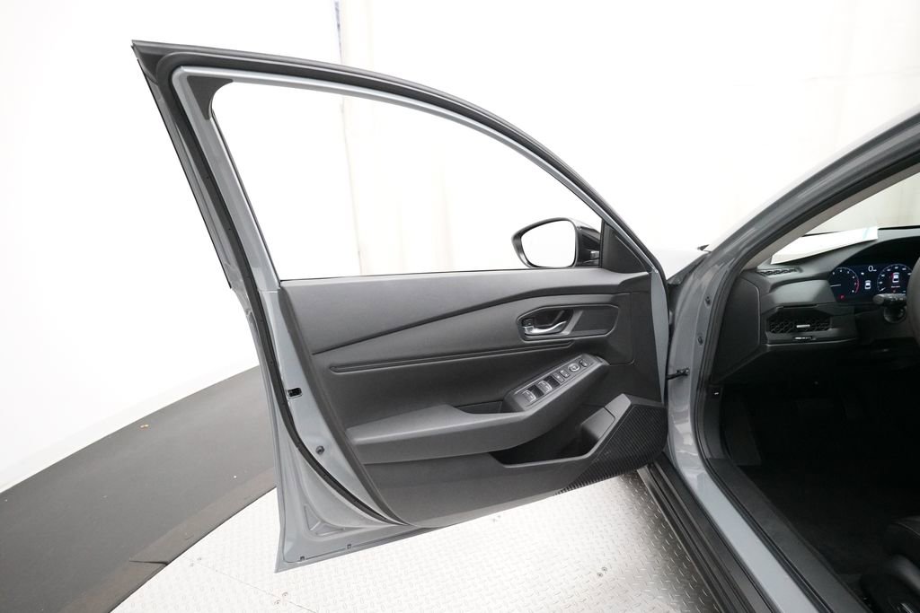 Certified 2025 Honda Accord SE image 27