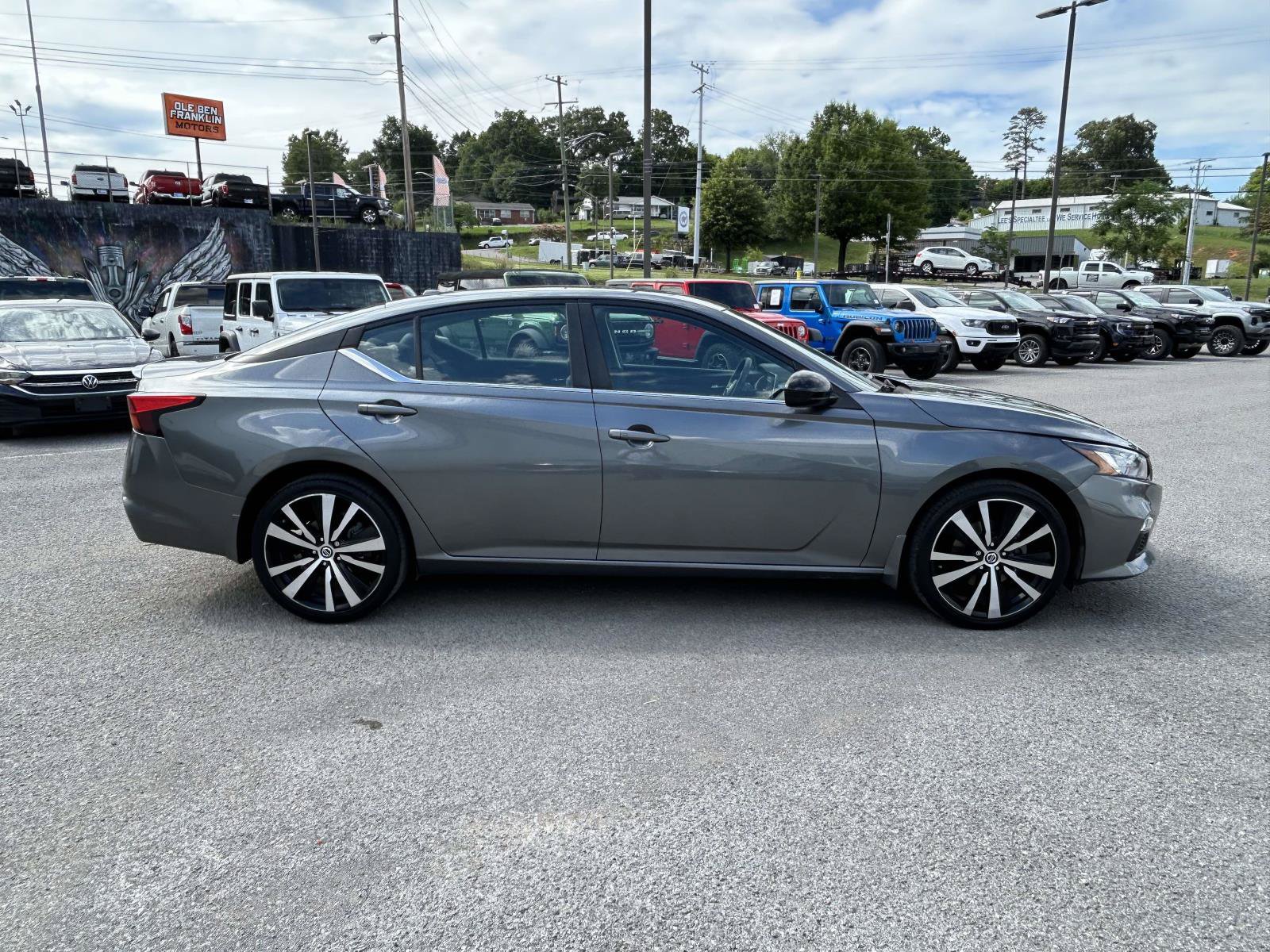Used 2020 Nissan Altima 2.5 SR AWD/4WD image 2