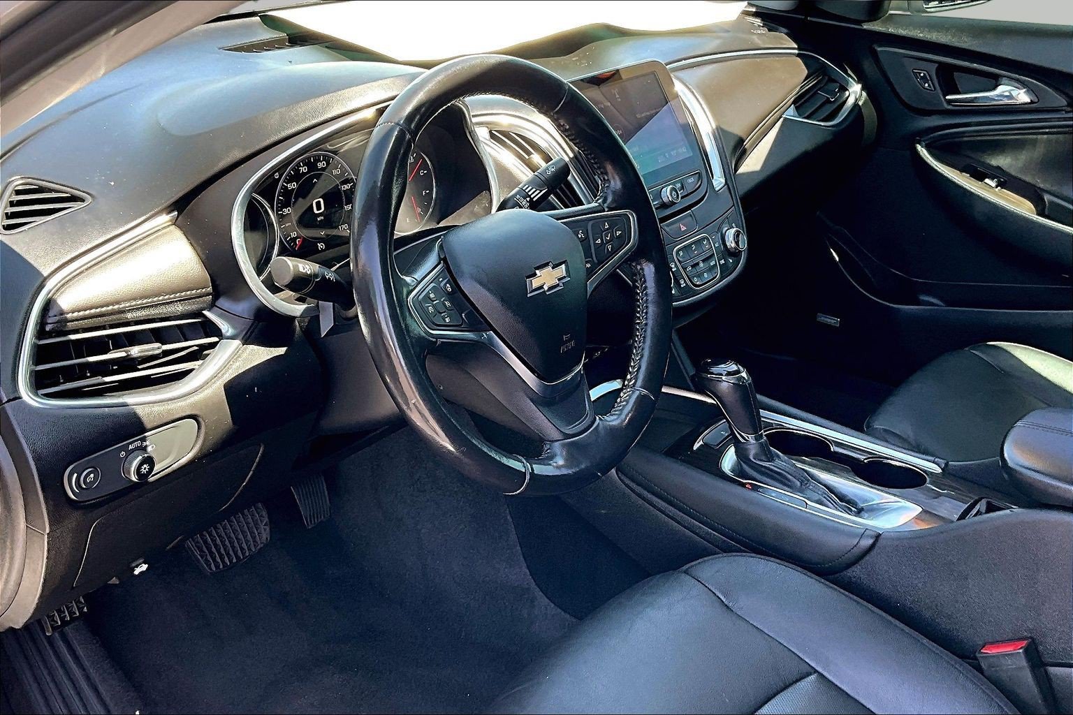 Used 2020 Chevrolet Malibu Premier FWD image 12