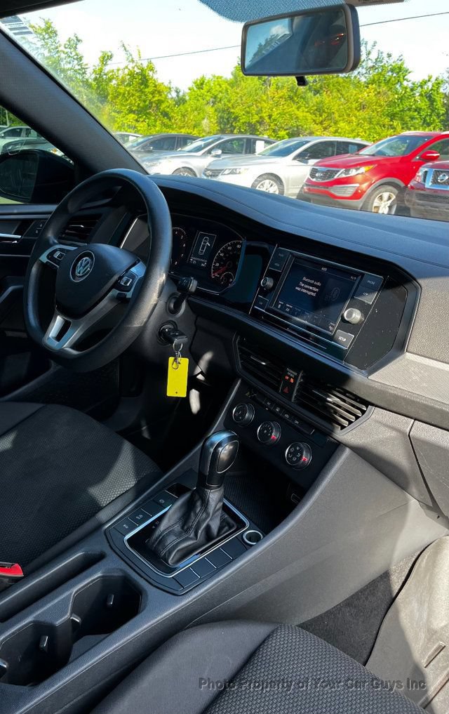 Used 2019 Volkswagen Jetta FWD image 18