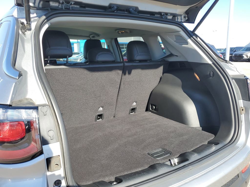 Used 2022 Jeep Compass Latitude image 32