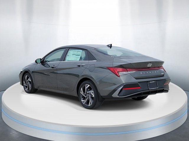 New 2026 Hyundai Elantra Limited FWD image 3