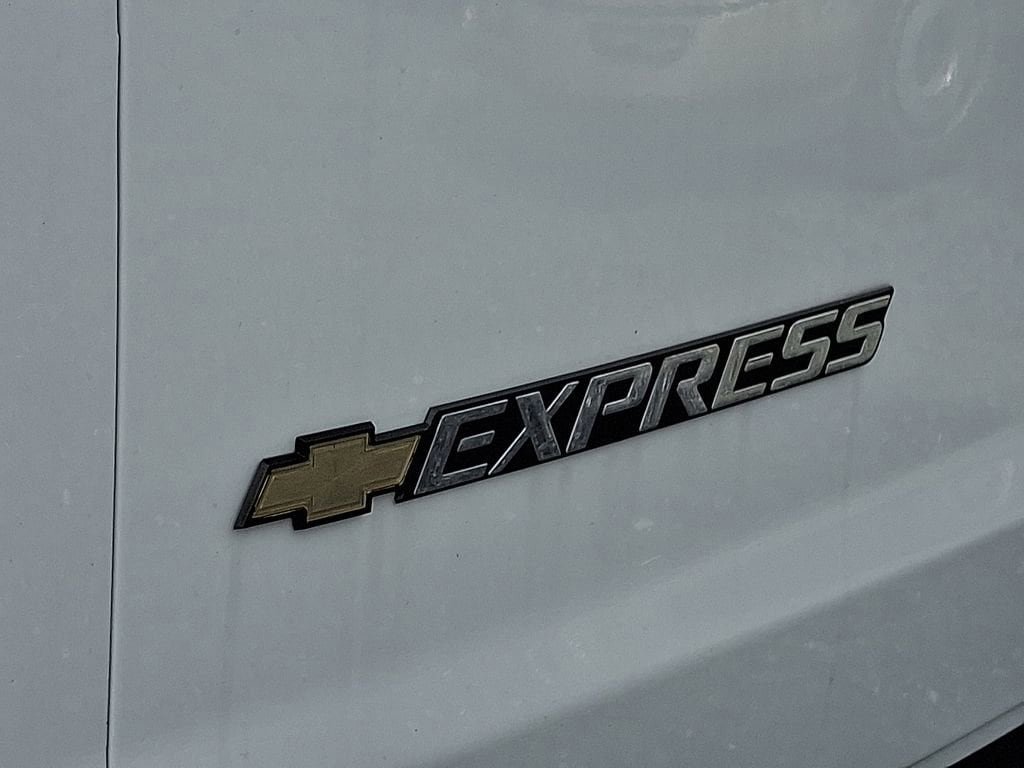 New 2025 Chevrolet Express 3500 w/ Driver Convenience Package image 15
