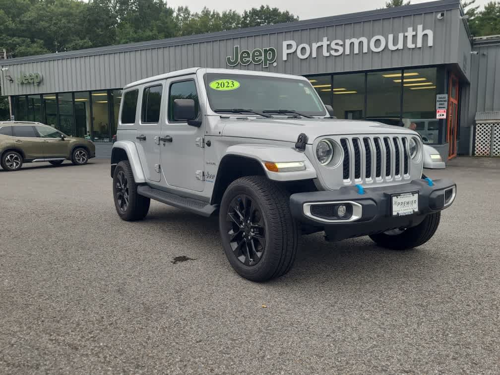 Used 2023 Jeep Wrangler Unlimited Sahara w/ Cold Weather Group AWD/4WD image 3