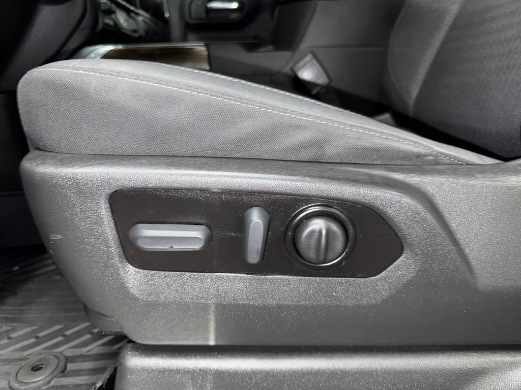 Used 2022 Chevrolet Silverado 1500 LT Trail Boss w/ Convenience Package II AWD/4WD image 10