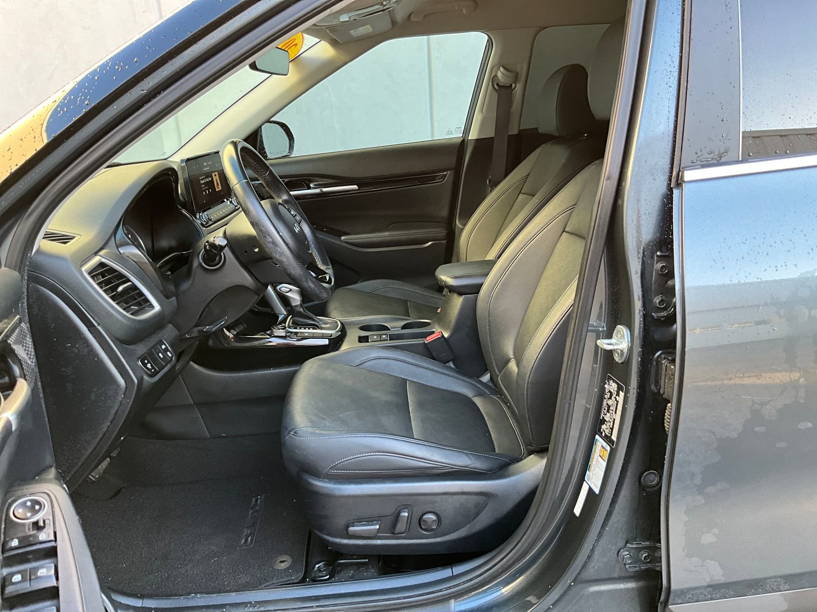 Used 2022 Kia Seltos SX image 3