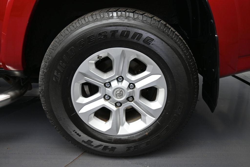 Used 2016 Toyota 4Runner SR5 AWD/4WD image 15