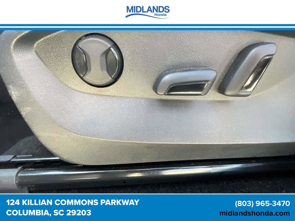 Used 2024 Volkswagen Tiguan SE FWD image 17