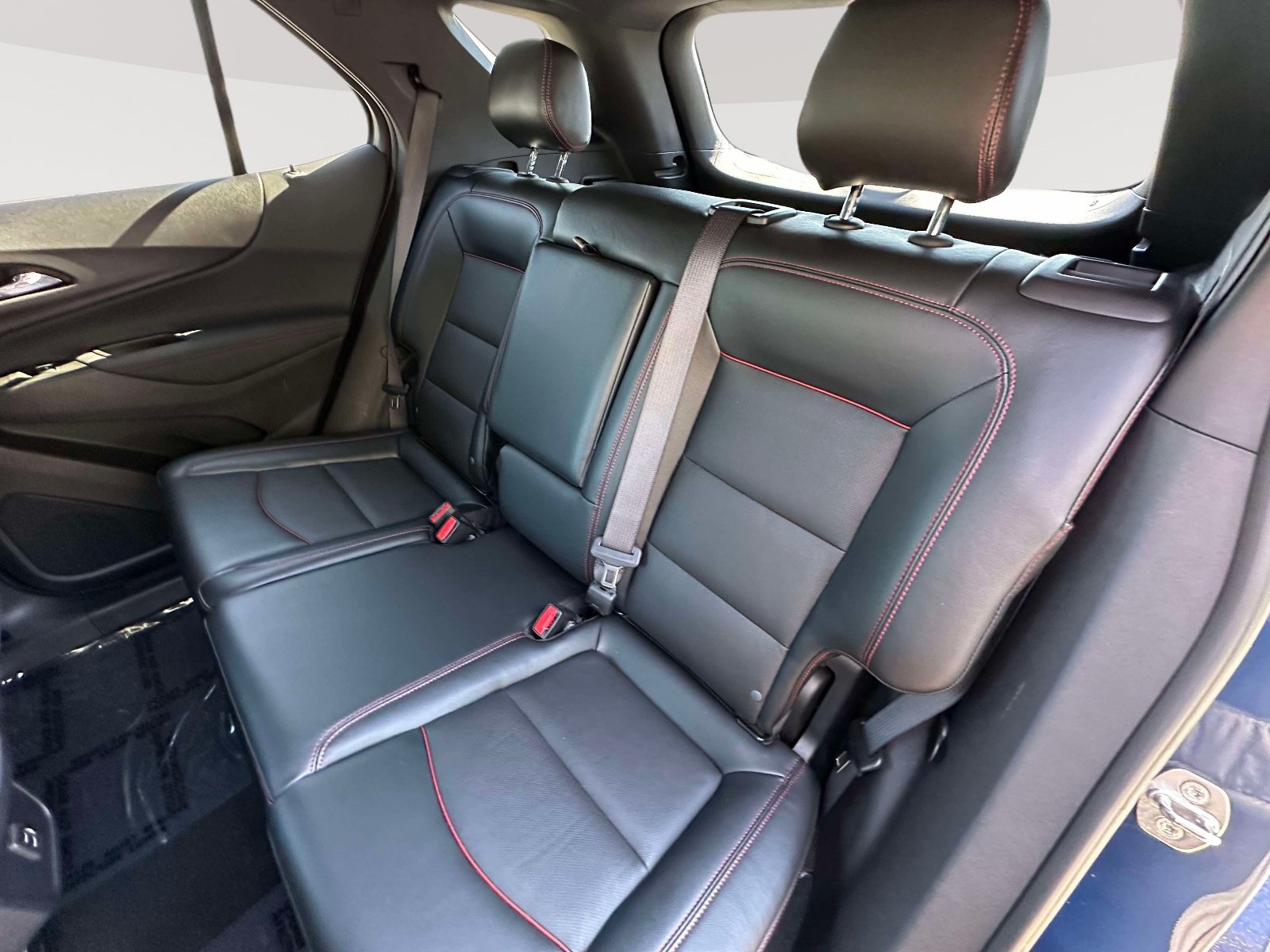 Used 2023 Chevrolet Equinox RS w/ RS Leather Package FWD image 30