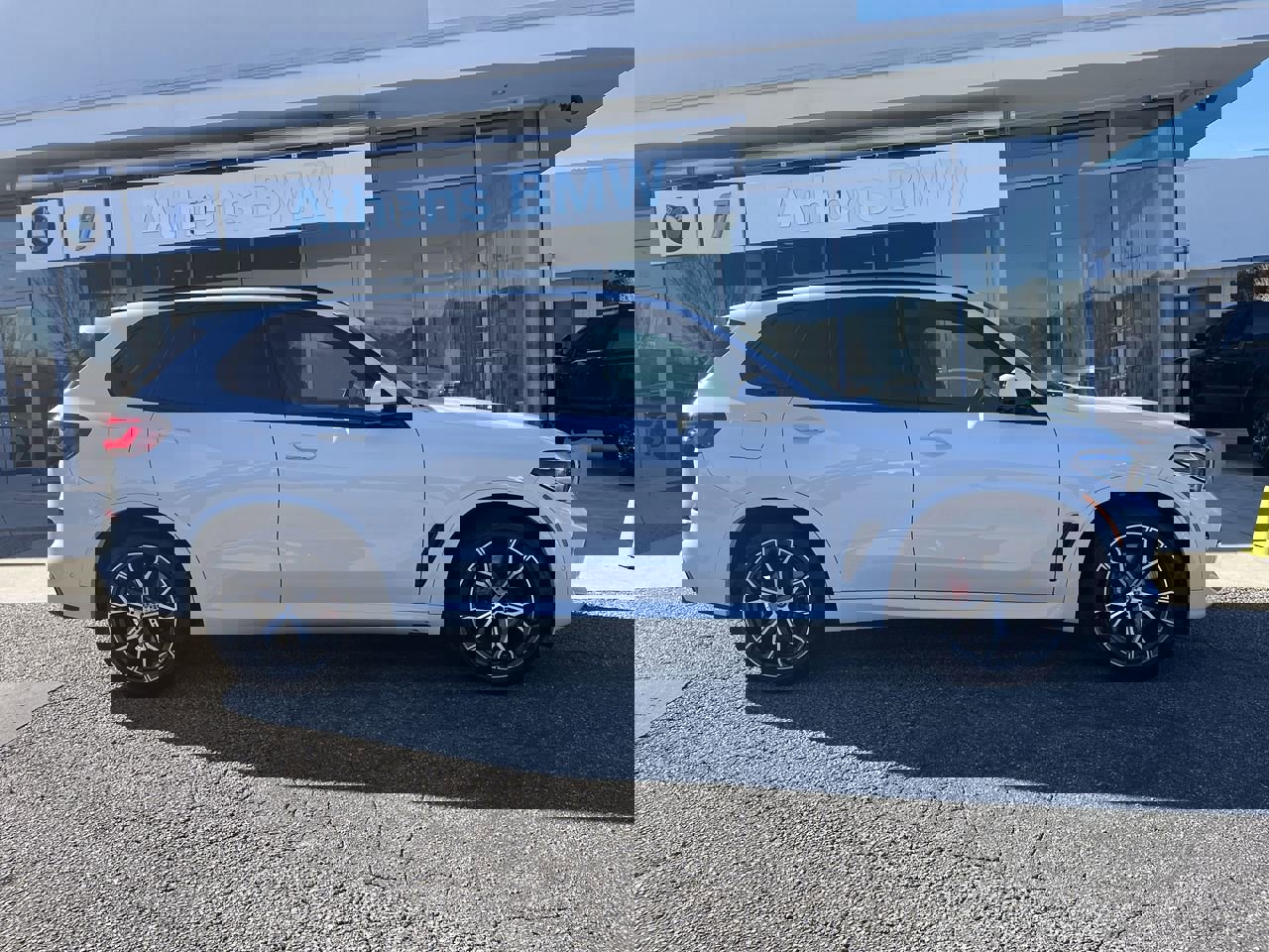 Used 2023 BMW X5 xDrive40i w/ M Sport Package image 9