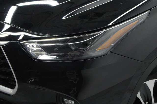 Used 2022 Toyota Highlander XLE image 2
