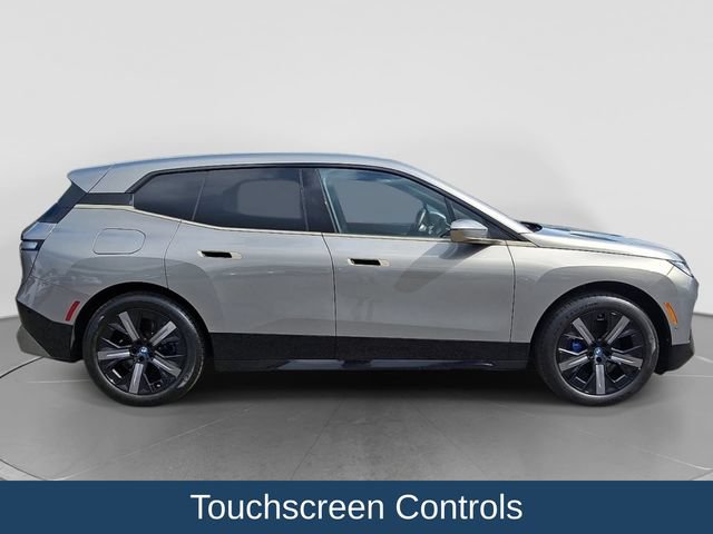 Used 2023 BMW iX xDrive50 w/ Sport Package AWD/4WD image 9