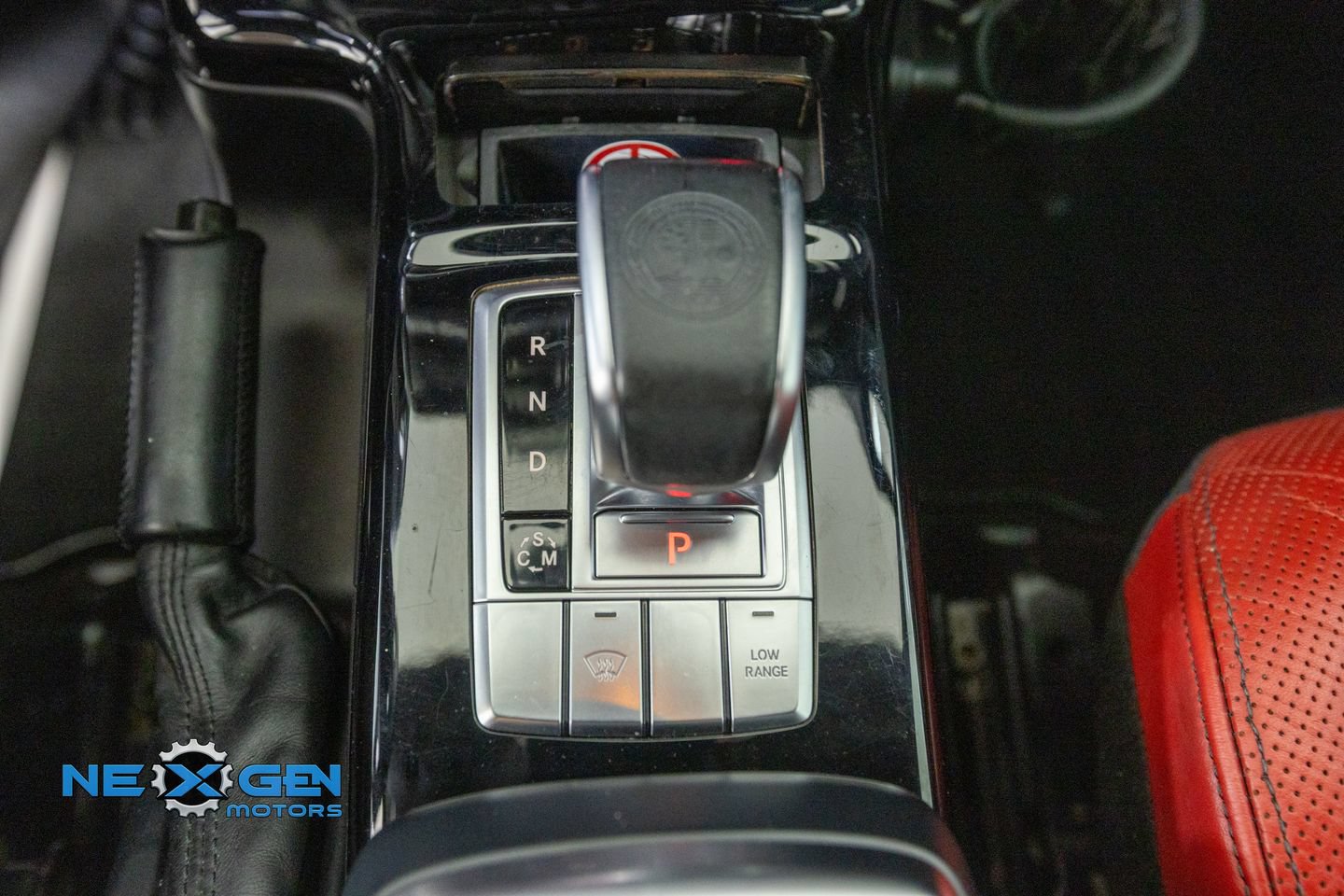 Used 2013 Mercedes-Benz G 63 AMG 4MATIC image 26