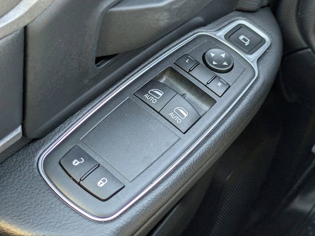 Used 2024 RAM 2500 Tradesman w/ Chrome Appearance Group image 25