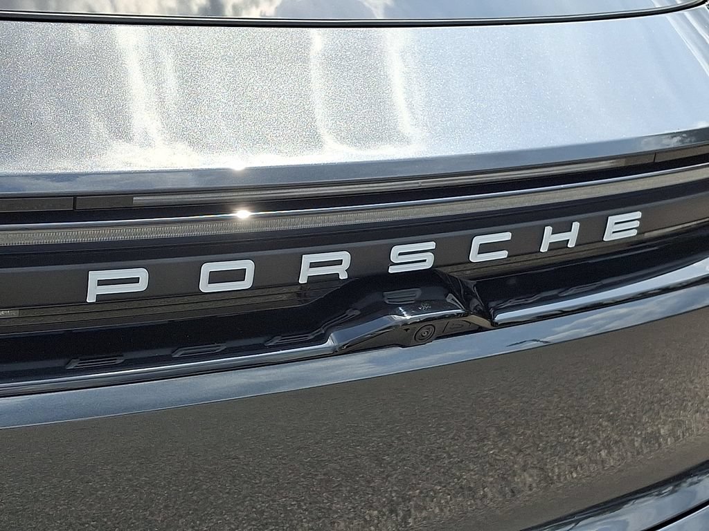 Used 2025 Porsche Macan Electric RWD image 32