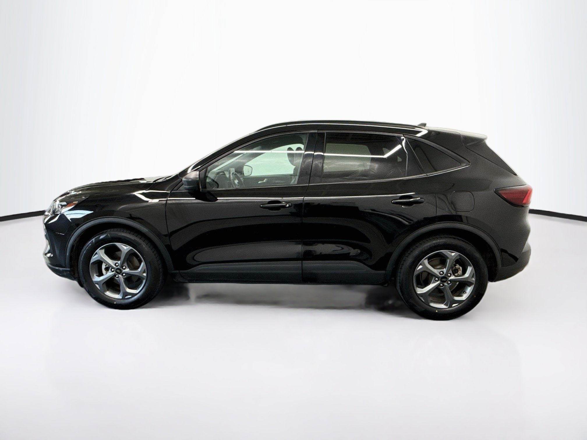 Used 2025 Ford Escape ST-Line FWD image 4
