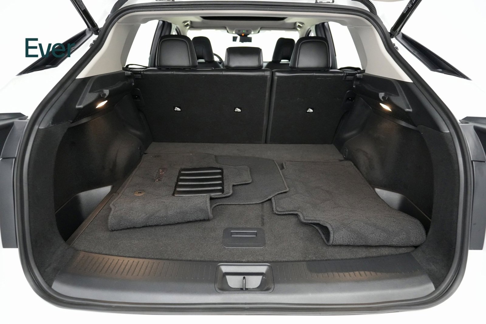 Used 2023 Nissan Ariya AWD image 23