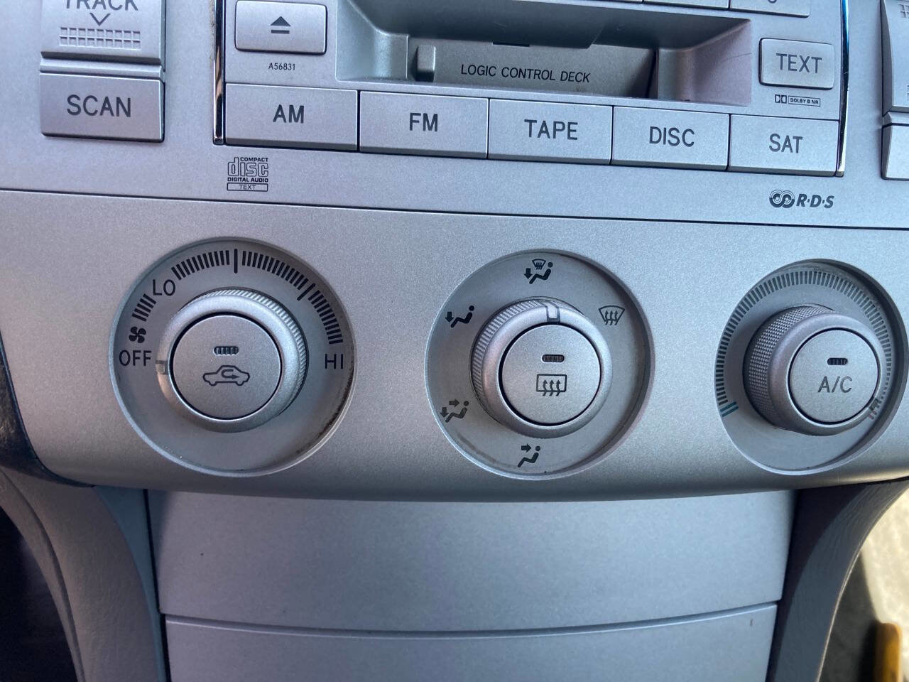 Used 2004 Toyota Solara SE image 88