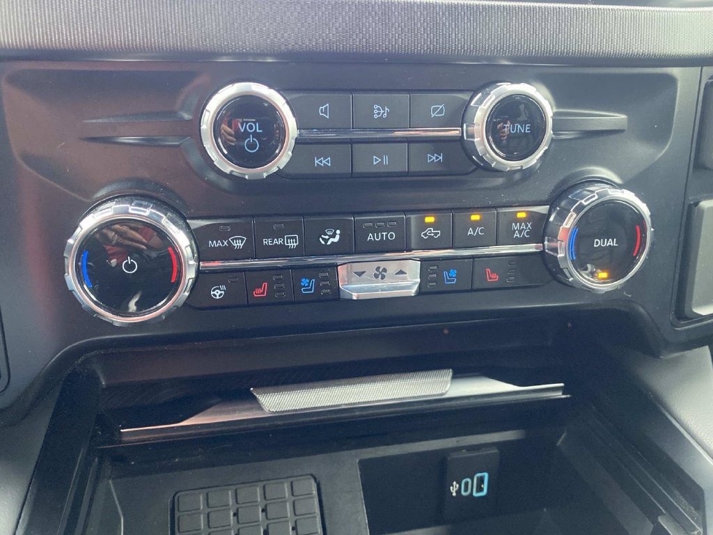 Certified 2024 Ford F350 Platinum AWD/4WD image 27